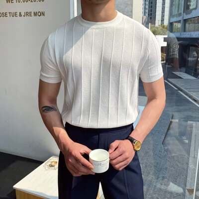 Camiseta de manga curta 2024 Summer Thin Striped Knitwear leve respirável versátil stretch masculino slim top